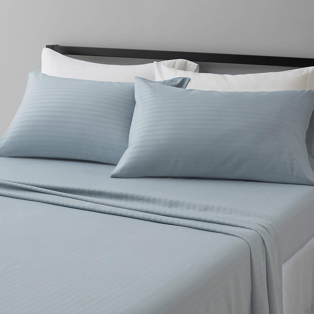 Amazon Basics Soft, Breathable, Wrinkle-Free Brushed Microfiber 4-Piece Bed Sheet Set, Machine Washable, Queen Size, Spa Blue Striped
