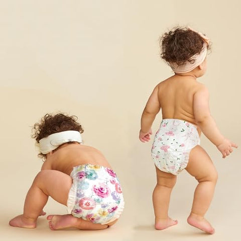 The Honest Company Clean Conscious Diapers | Plant-Based, Sustainable | Rose Blossom + Tutu Cute | Super Club Box, Size 1 (8-14 lbs), 136 Count