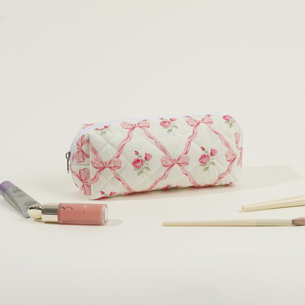 Juoxeepy Quilted Makeup Bag Floral Cotton Cosmetic Bag Jolly House Toiletry Bag Coquette Aesthetic Makeup Bag Cosmetic