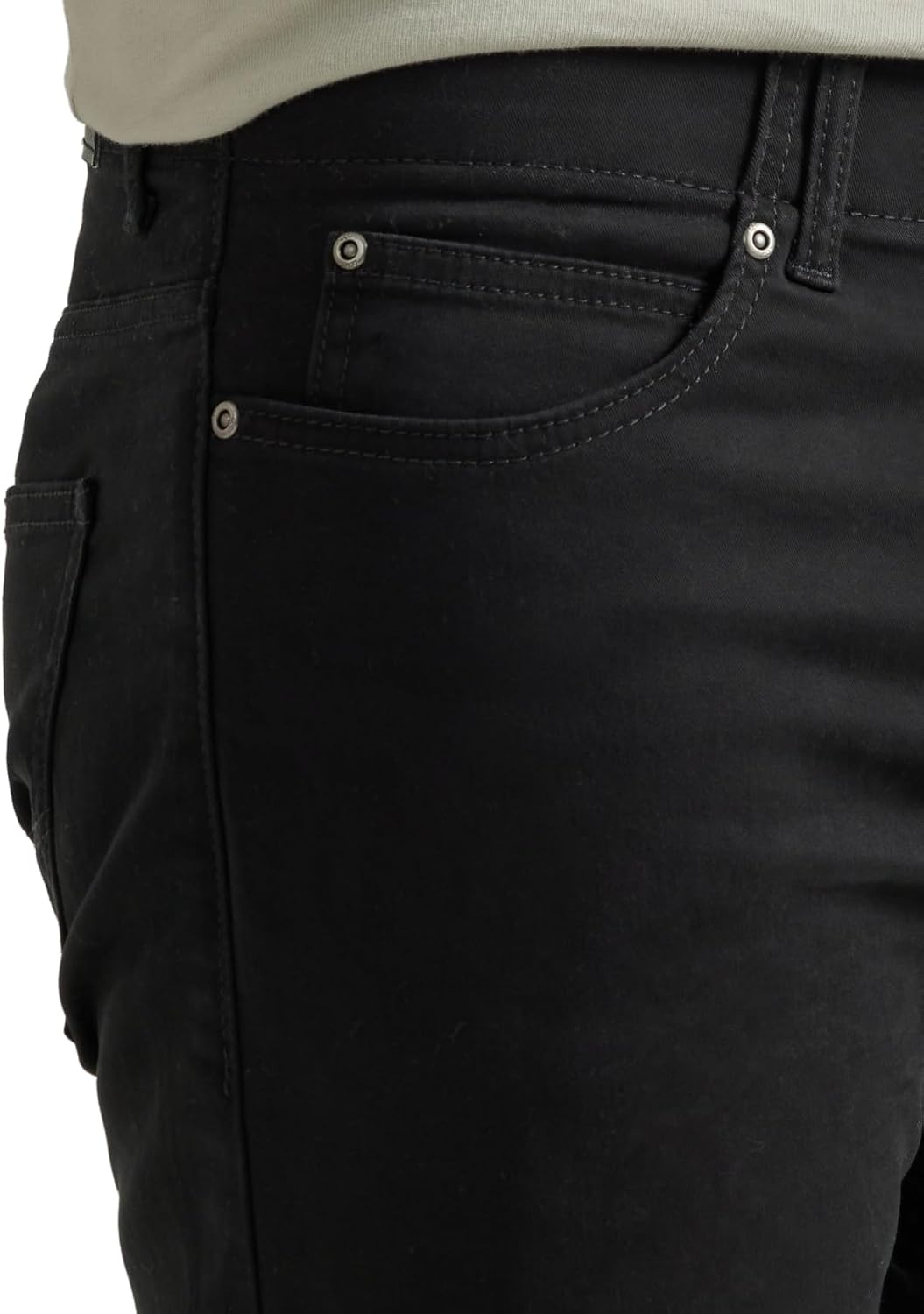 Men's Extreme Motion Slim Straight Leg Jean 2015437