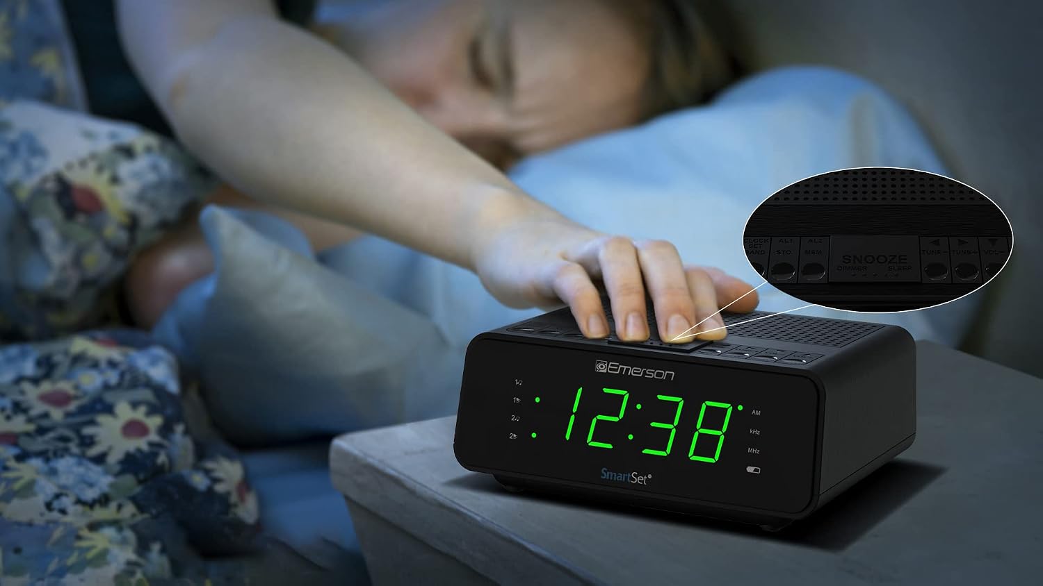 Emerson CKS1900 SmartSet Dual Alarm Clock Radio with AM/FM Digital Tuning, Auto Time Setting, 20 Presets, Jade Green LED Display, Snooze, Sleep Timer & Battery Backup