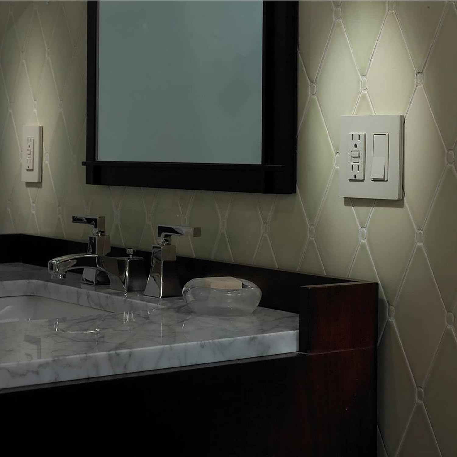 Lutron Claro Light Switch Cover Plate, 2 Gang Wallplate, for Decorator Light Switches, Screwless Switch Plate Cover, Gloss, CW-2-BL, Black