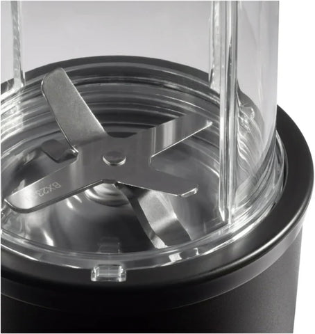 nutribullet Pro Personal Blender, Shakes, Smoothies, Food Prep, and Frozen Blending, 32 Ounce Cup, 24 Ounce Cup, Flip-top Travel Lid, 900 Watt, Matte Black, NB9-0901AK