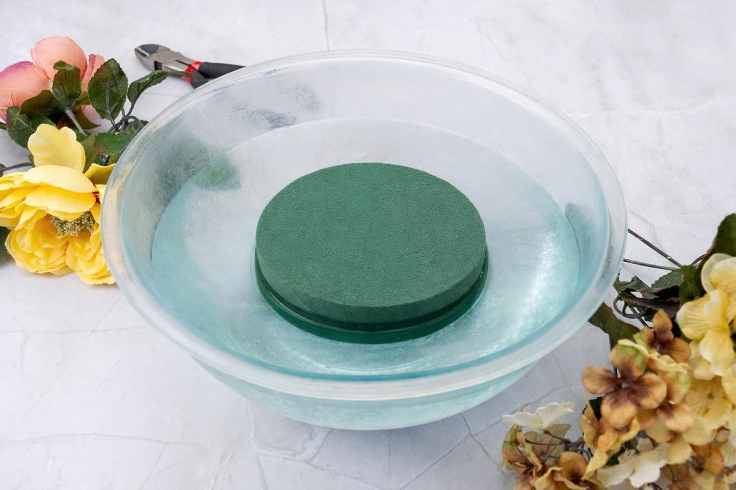 Pack of 6 FLOFARE Round Floral Foam Blocks for Fresh and Artificial Flowers, Each (4" X 1.4"), Dry & Wet Green Flower Foam for Flower Arrangements & Florist Supplies
