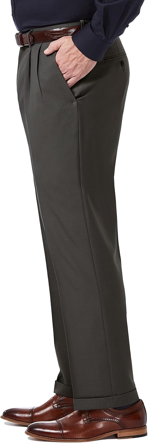 Haggar Men's Classic Fit Pleated Premium Comfort Dress Pant