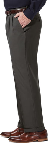 Haggar Men's Classic Fit Pleated Premium Comfort Dress Pant