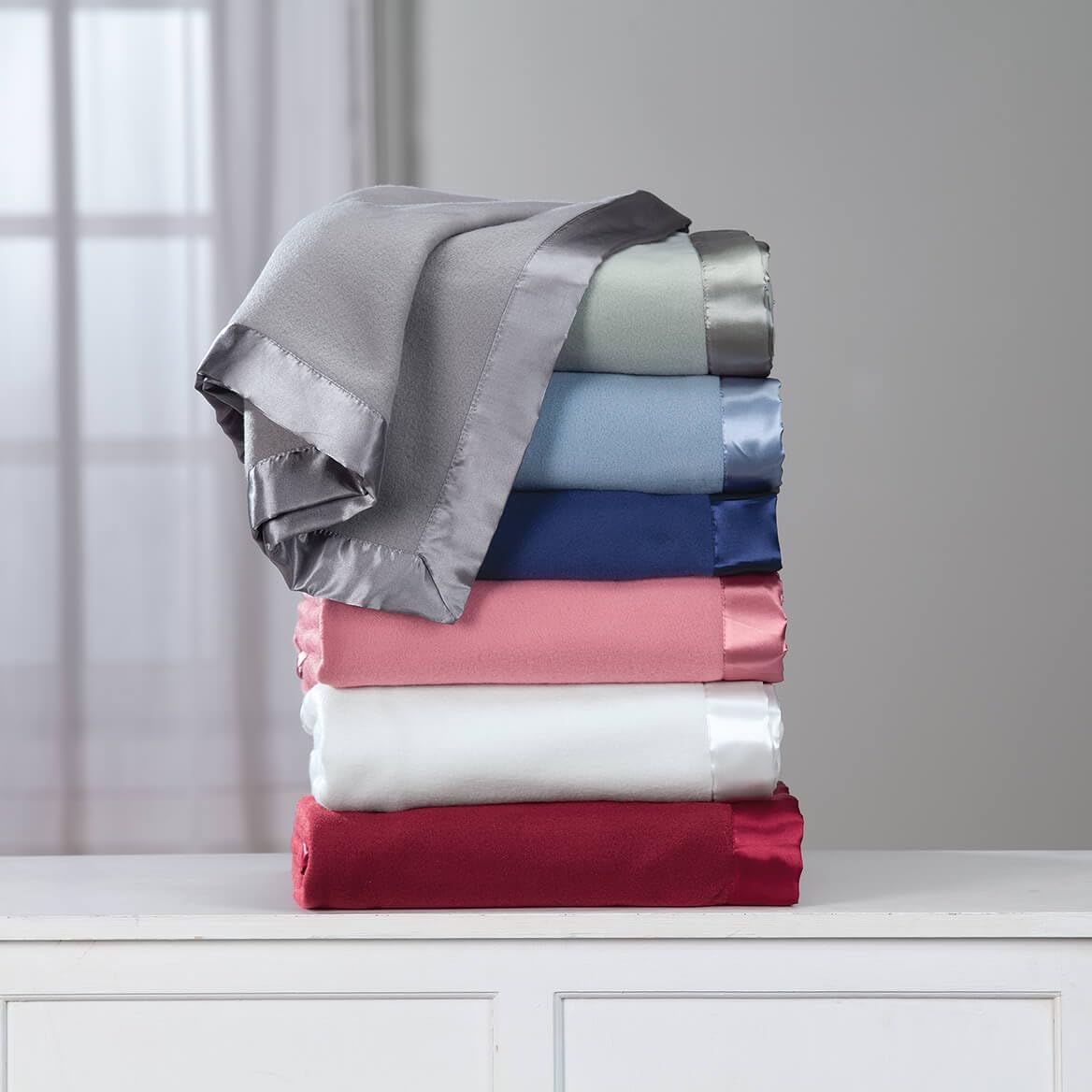 OakRidge Fleece Blanket with Luxurious Satin Binding Edges, Lightweight