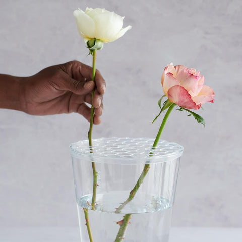 Vase Buddy, Reusable Silicone Flower Arranging Grid, Stretches Over The Rim of Vase, Self-Grips to Glass, for Easy Flower Arranging. Fits vase Openings from 5" - 8".