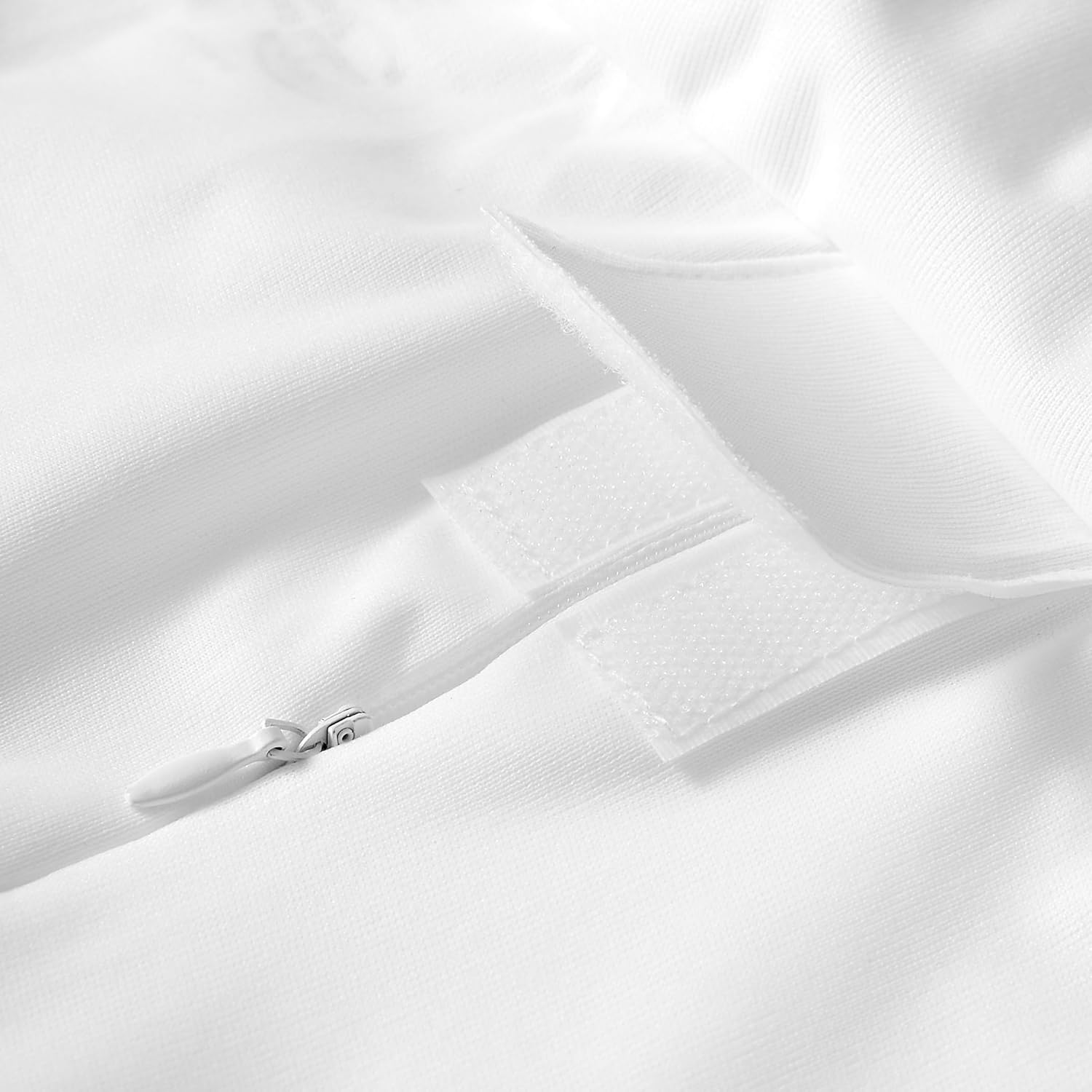 Amazon Basics Zippered Waterproof Mattress Encasement, Full