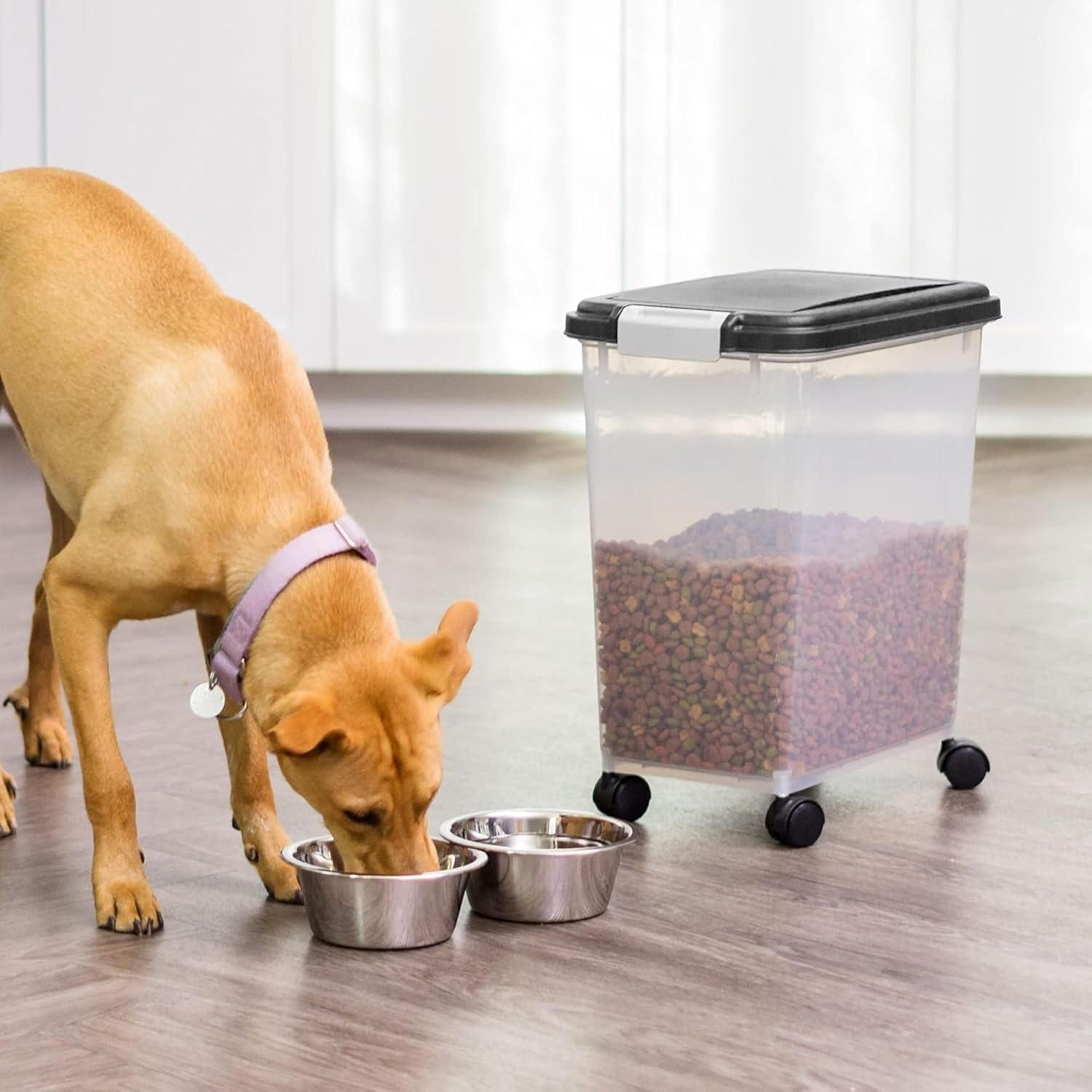 IRIS USA Airtight Pet Food Storage Rolling Container, 30 lb Capacity, Black