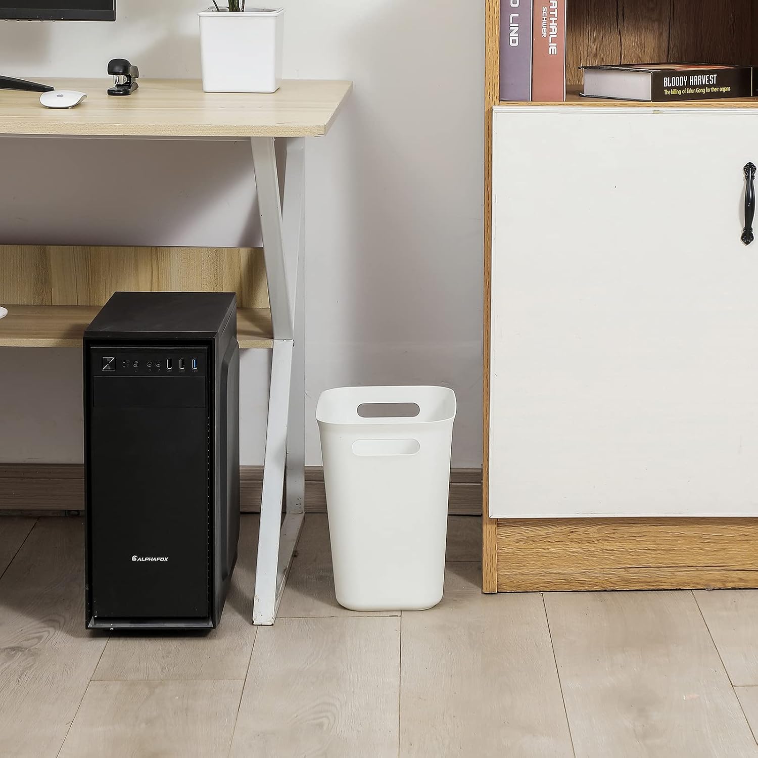 UUJOLY Plastic Small Trash Can Wastebasket, Garbage Container Basket for Bathrooms, Laundry Room, Kitchens, Offices, Kids Rooms, Dorms, 3.5 Gallon, White