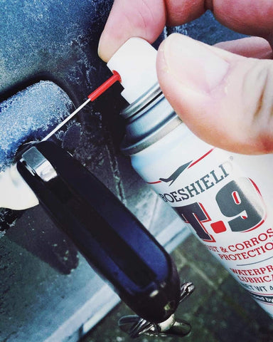 Boeshield T-9® Waterproof Lubricant & Corrosion Protectant for Tools, Machinery & Shop Equipment, Dry Wax-Based Rust Prevention, 12 oz Aerosol