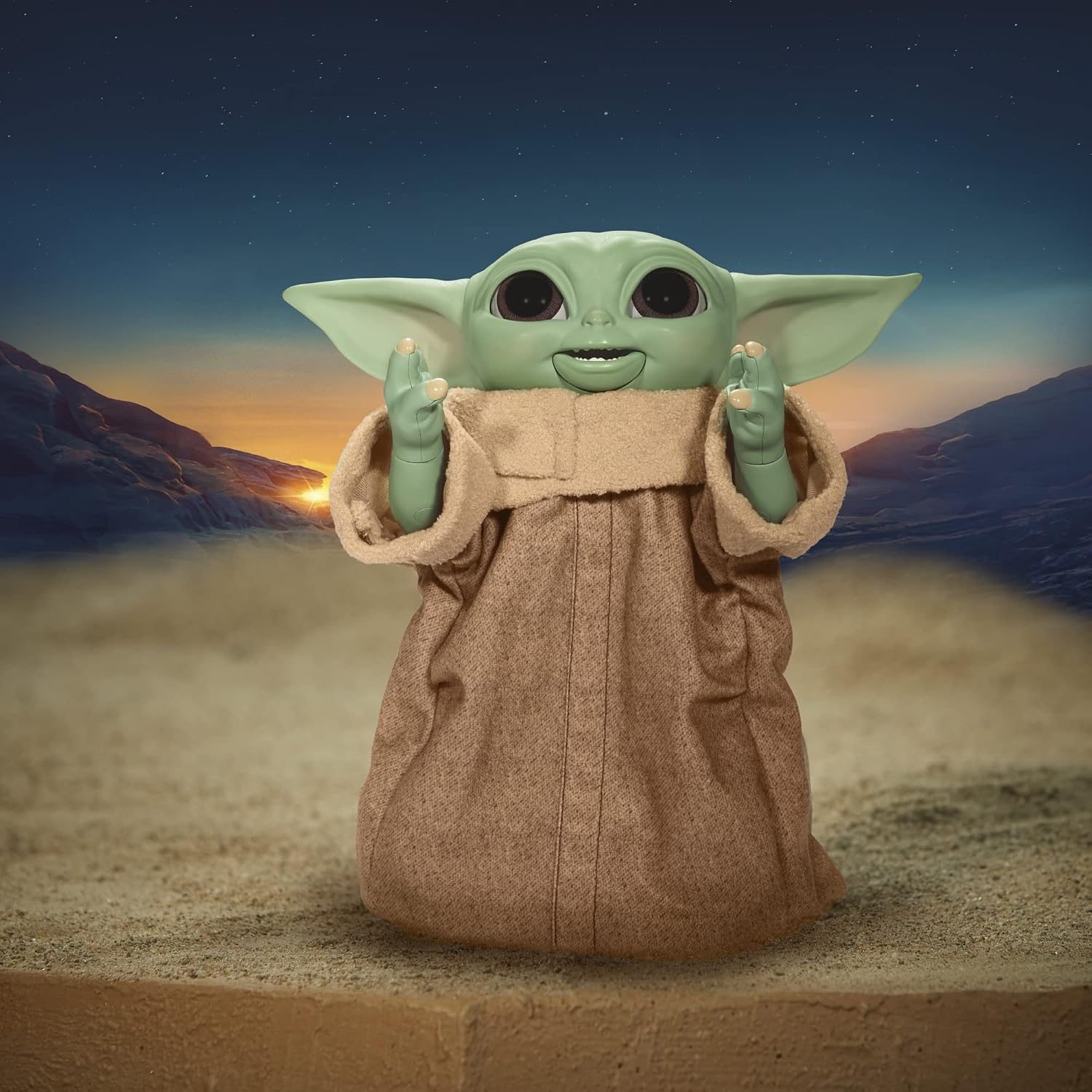 STAR WARS The Mandalorian Galactic Snackin' Grogu Animatronic Toy with Over 40 Sound and Motion Combinations, Interactive Toys