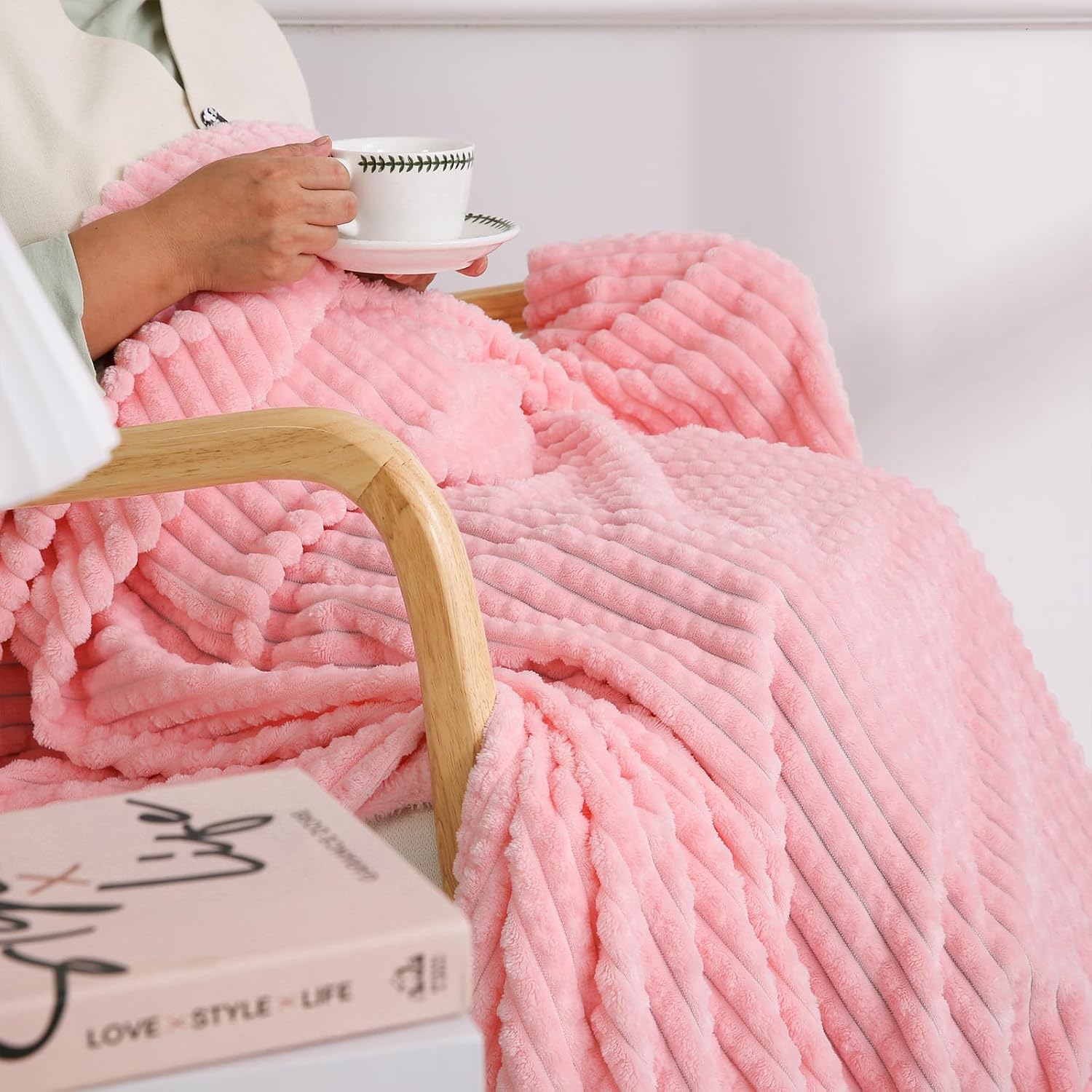 Puncuntex Fleece Throw Blanket Light Pink 50"×60" with Square Grid Design