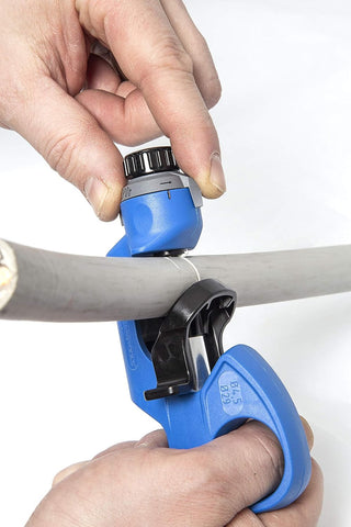 WEICON Cable Stripper No. 4-29 Spiral | For Thick Cables | Round, Longitudinal & Spiral Cut | Outer Diameter range 0.177-1.142 Inch (4.5-29 mm) | Up to 4/0 AWG | Cutting Depth up to 0.118 Inch