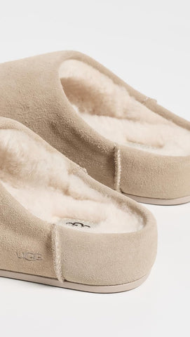 UGG Women's Elea Slip-on