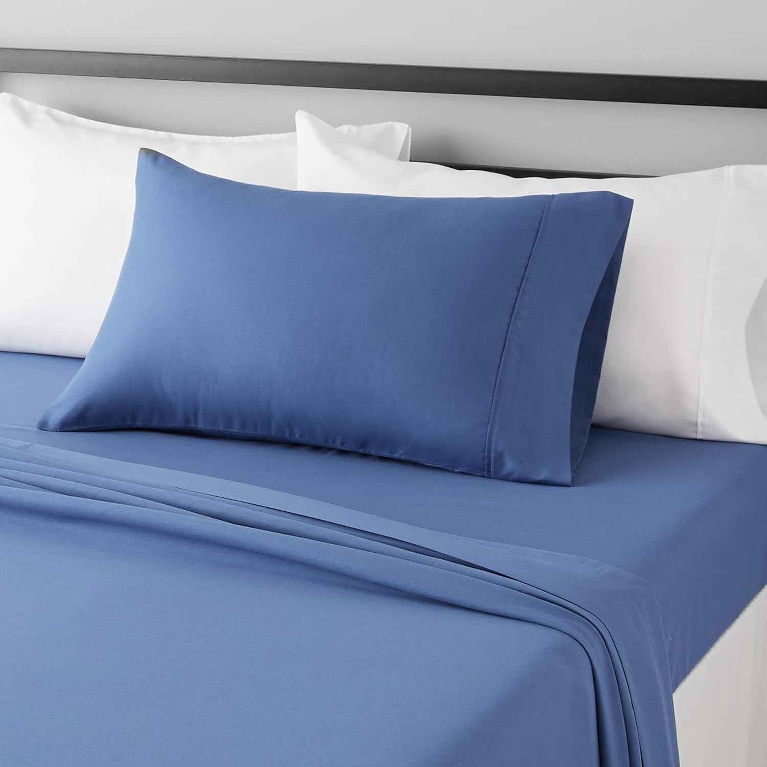 Amazon Basics Lightweight Breathable Super Soft Easy Care Wrinkle Resistant Brushed Microfiber 3-Piece Bed Sheet Set with 14-Inch Deep Pockets, Twin, Dutch Blue, Solid