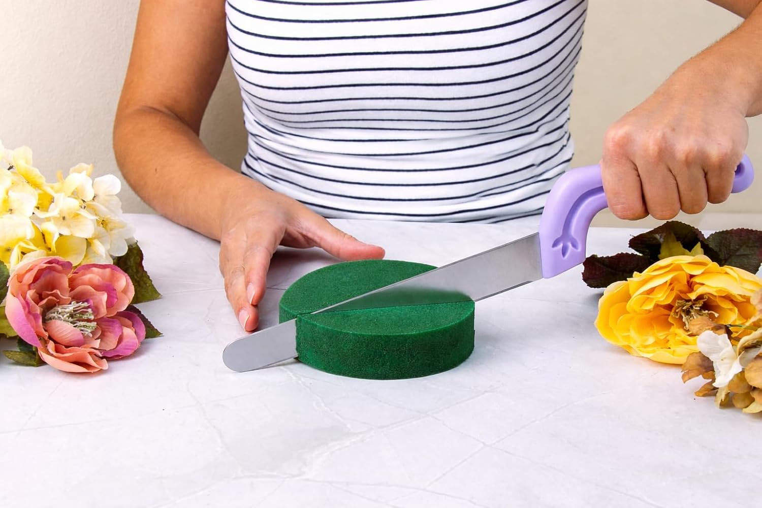 Pack of 6 FLOFARE Round Floral Foam Blocks for Fresh and Artificial Flowers, Each (4" X 1.4"), Dry & Wet Green Flower Foam for Flower Arrangements & Florist Supplies
