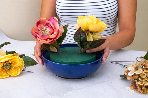 Pack of 6 FLOFARE Round Floral Foam Blocks for Fresh and Artificial Flowers, Each (4" X 1.4"), Dry & Wet Green Flower Foam for Flower Arrangements & Florist Supplies