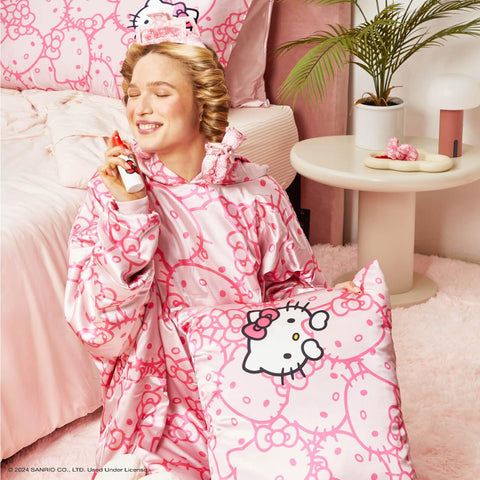 Kitsch x Hello Kitty (Pink Kitty Faces) - Satin Pillowcase with Zipper for Hair and Skin, Softer Than Silk Pillow Case, Cooling Pillow Cover, Machine Washable, Queen/Standard (19x26)