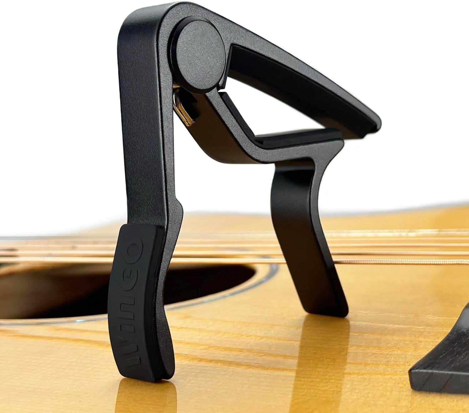 WINGO Guitar Capo for Acoustic and Electric Guitars with 5 Picks, Black.