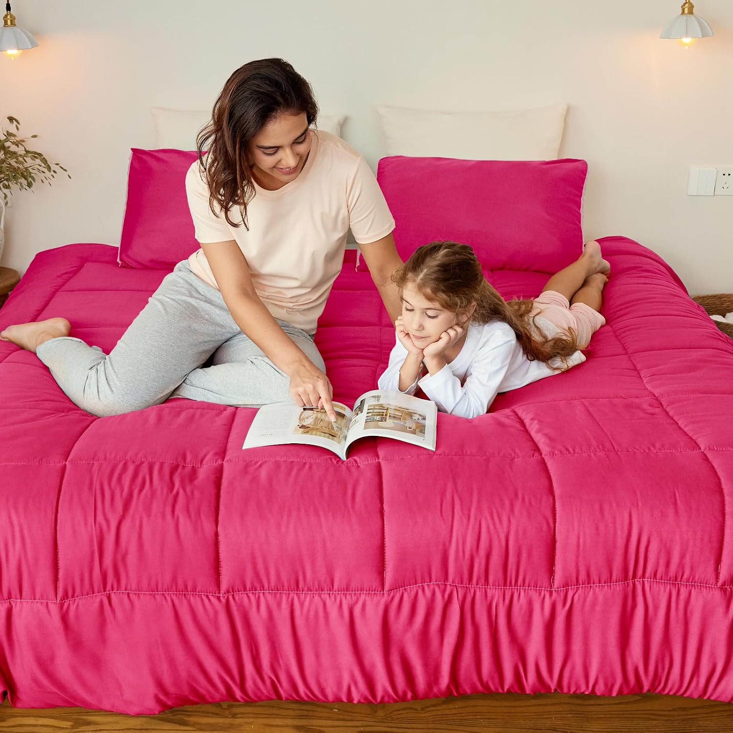 Exclusivo Mezcla Lightweight Reversible Queen Size Comforter Set, Down Alternative Comforter with 2 Pillow Sham, Queen Size Bedding Set for All Seasons, Hot Pink/Bright Pink