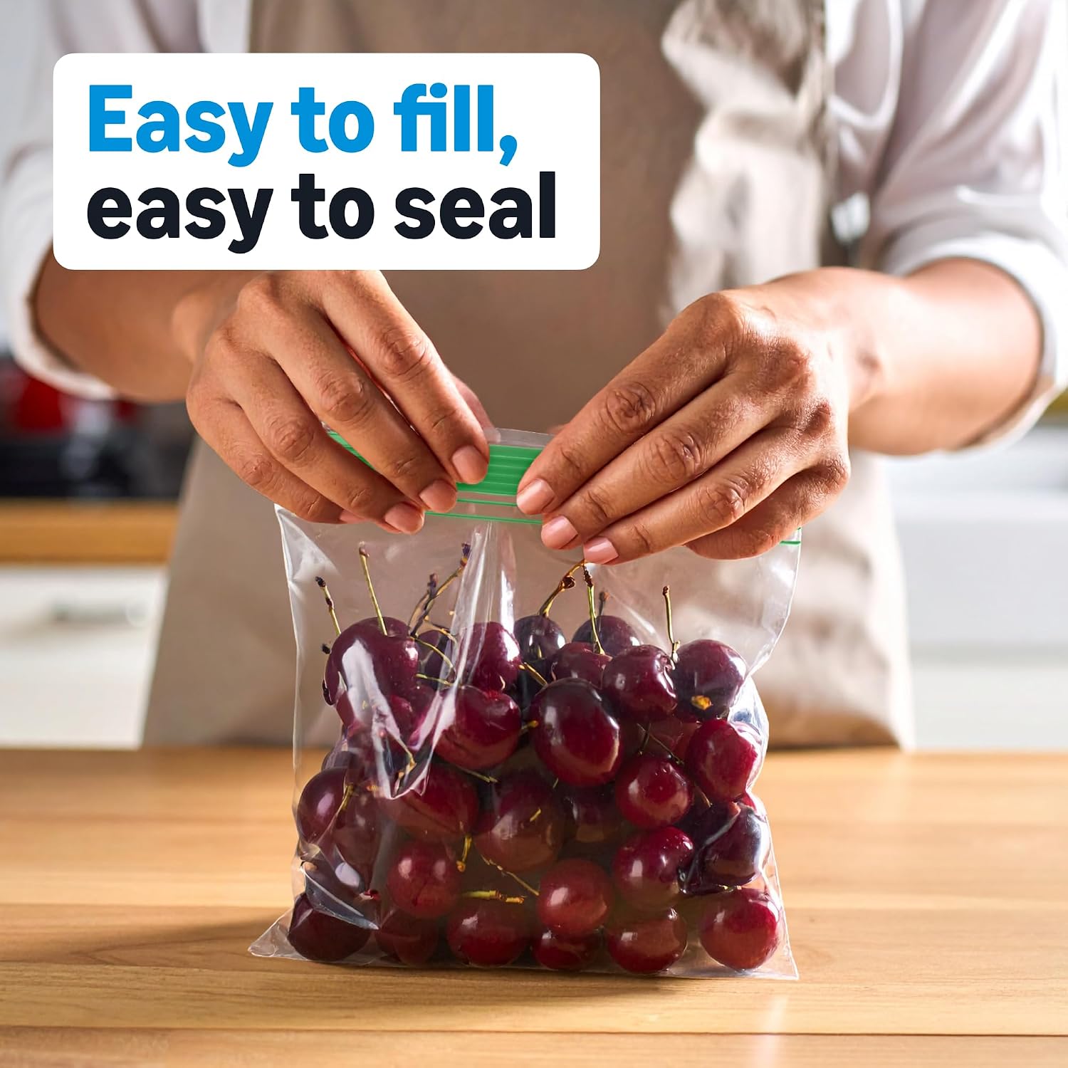 Amazon Basics Square Snack Bags with Double Zipper, Seals in Freshness, 5 1/8" x 4 11/16", 100 Count