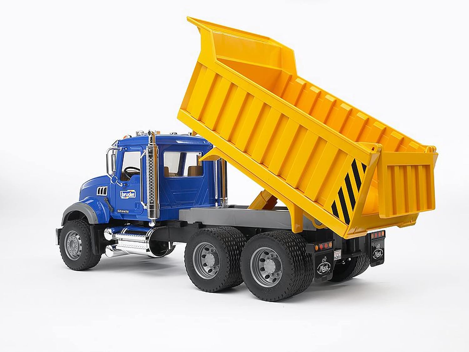 Bruder 02815 Mack Granite Dump Truck 1:16 Scale, Ultra-Realistic Toy Truck for Construction & Farm Play | Durable for Indoor, Outdoor, Sand & Snow Use, Ages 3+