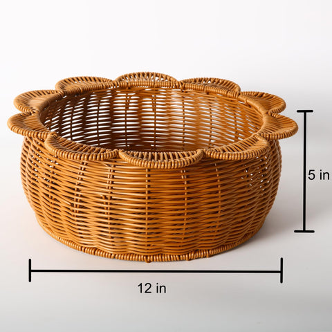 Scalloped basket,Scalloped Edge Round Serving Tray,Round Wicker Basket with handles,Hand Woven Imitation Rattan Basket,round woven tray for Coffee Table,Bathroom,Bedroom Organizing (A)