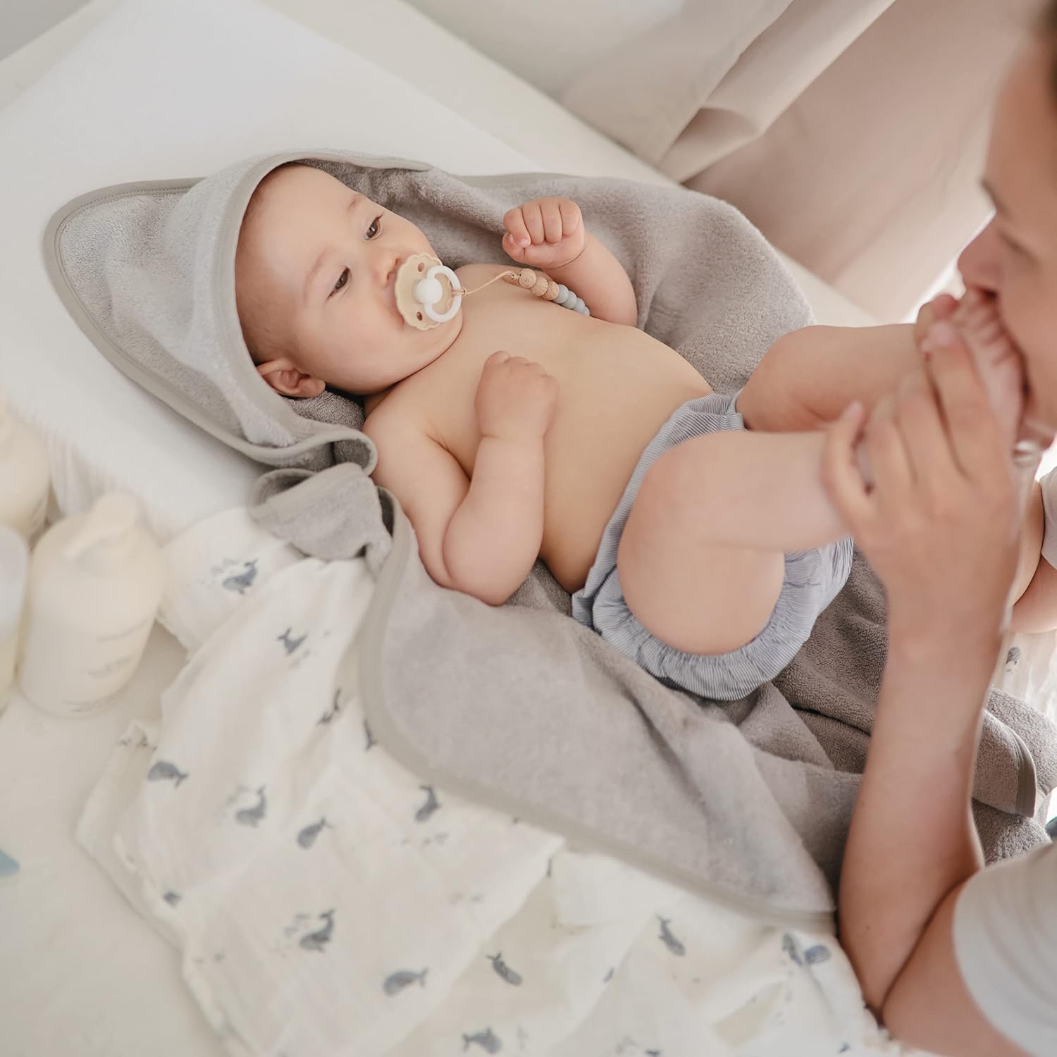 mushie Baby Hooded Towel | Organic Cotton (Gray)