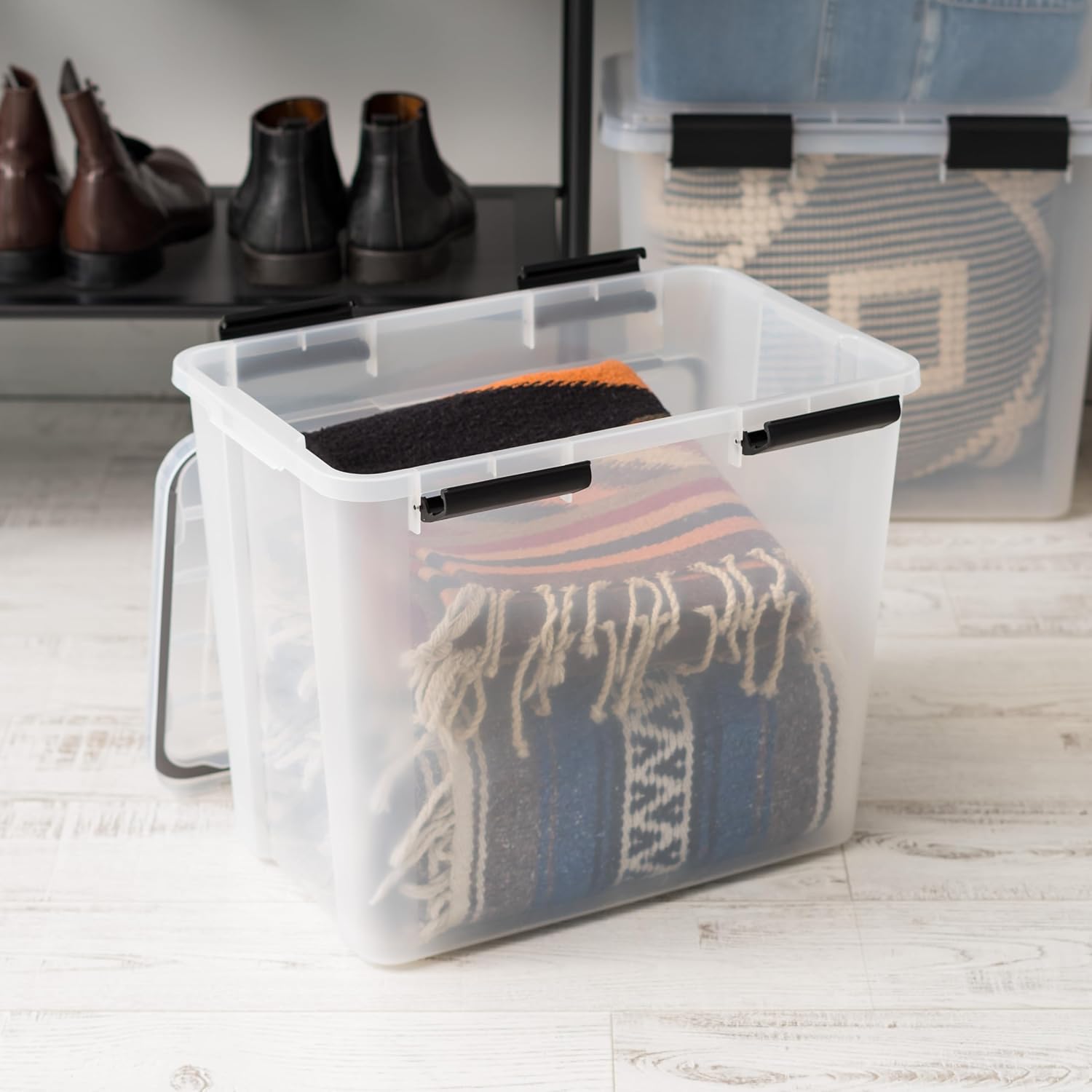 IRIS USA 4-Pack 32 Qt Storage Bins with Gasket Lids, Clear/Black