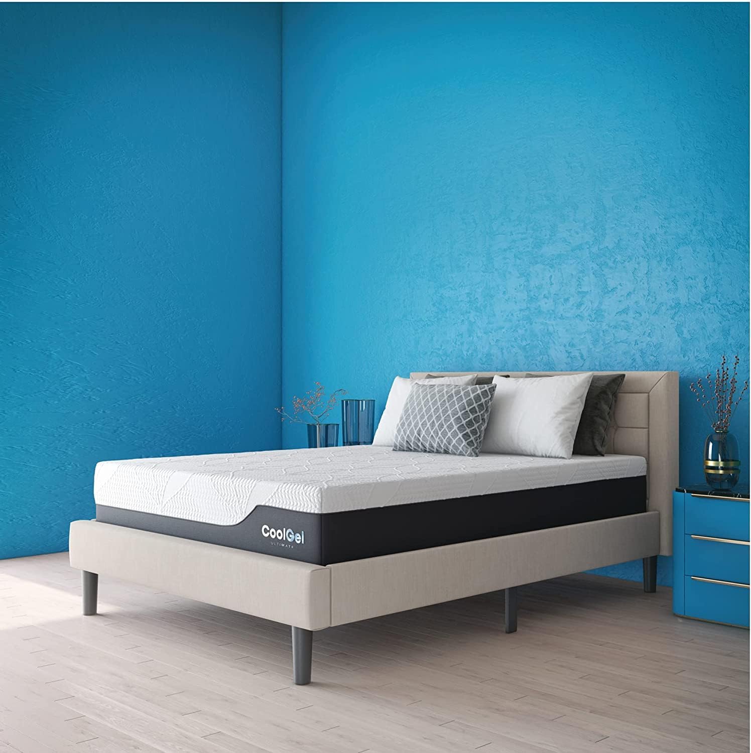 COOL GEL Chill Memory Foam 14-Inch Mattress with 2 Pillows, CertiPUR-US Certified, Mattress in a Box, Queen, White