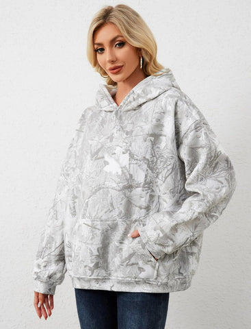 TERIVEEK Women Camo Hoodies Oversized Maple Leaf Fleece Hooded Sweatshirt Long Sleeve Fall Trendy Pullover Hoodie with Pocket