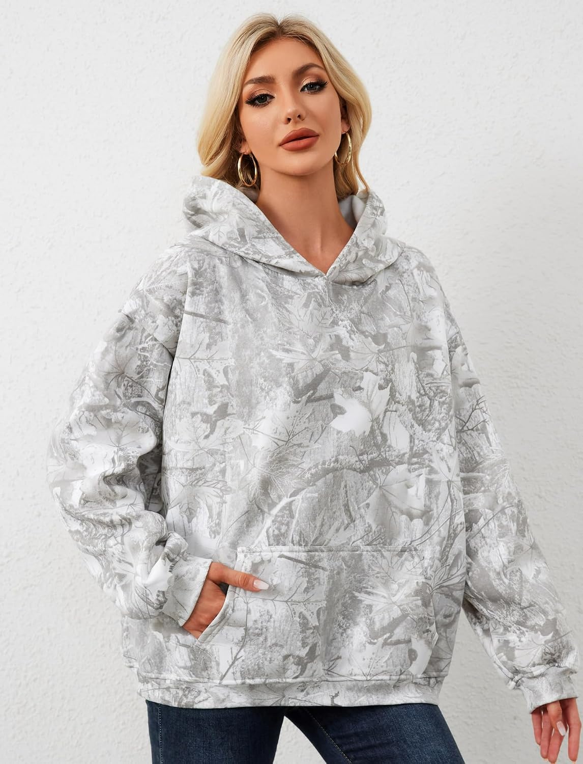 TERIVEEK Women Camo Hoodies Oversized Maple Leaf Fleece Hooded Sweatshirt Long Sleeve Fall Trendy Pullover Hoodie with Pocket