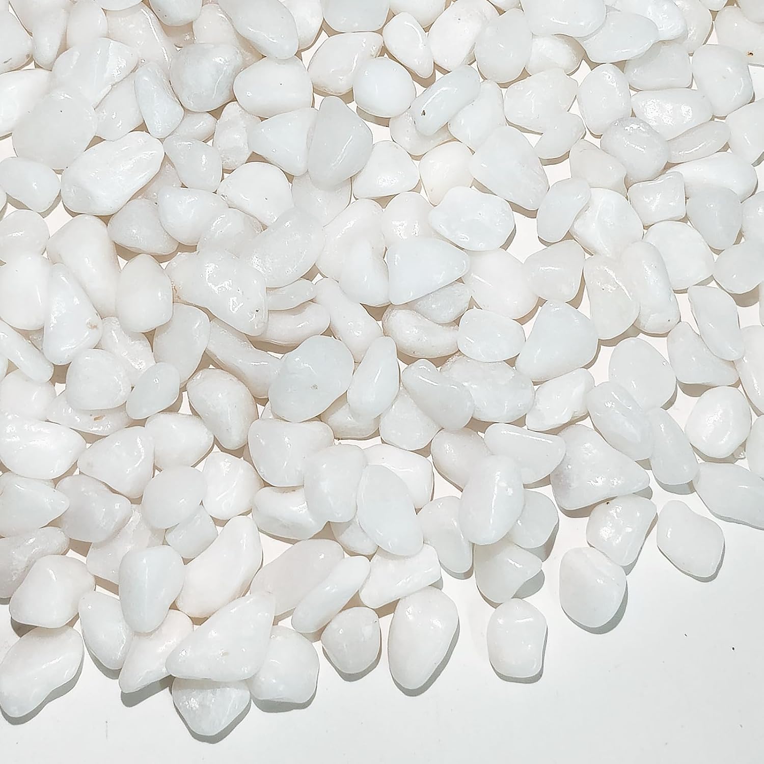 FANTIAN 10 lbs White Pebbles for Indoor Plants, 3/8 Inch Decorative White Stones. Polished River Rocks for Potted Plants Vase Cactus Bird Bath and Outdoor Garden Landscaping