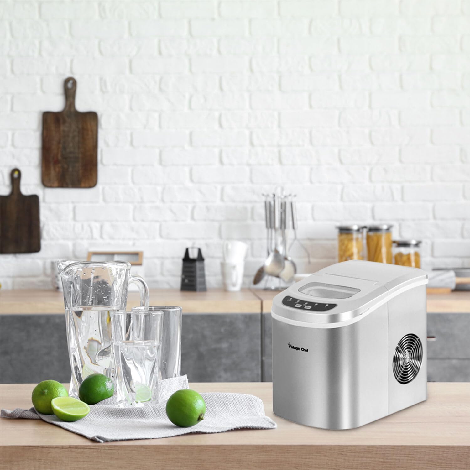 Magic Chef 27-Lb. Portable Ice Maker, Tabletop, Silver