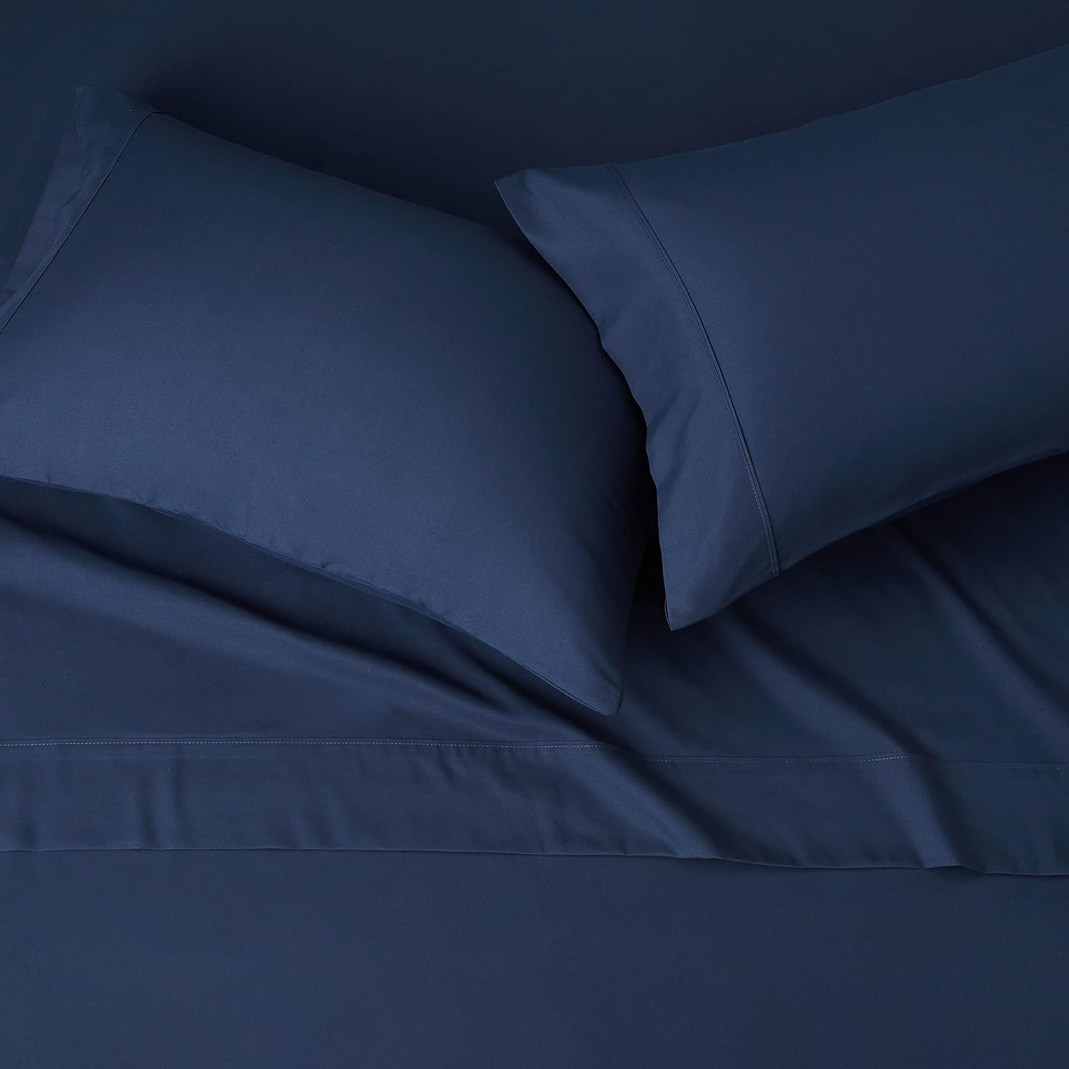 Amazon Basics Lightweight Super Soft Easy Care Breathable Microfiber 4-Piece Bed Sheet Set with 14-Inch Deep Pockets, Machine Washable, Wrinkle Resistant, King, Navy Blue, Solid