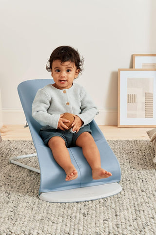BabyBjörn Bouncer Bliss, Blue, Woven, Petal Quilt | 2-in-1 Adjustable Baby Bouncer Seat and Toddler Chair, Newborn to Toddler (8-29 lbs), 4 Positions, Lightweight & Portable
