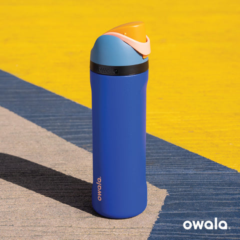 Owala FreeSip Insulated Stainless Steel Water Bottle with Straw for Sports, Travel, and School BPA-Free Sports Water Bottle, 32 oz, Very, Very Dark