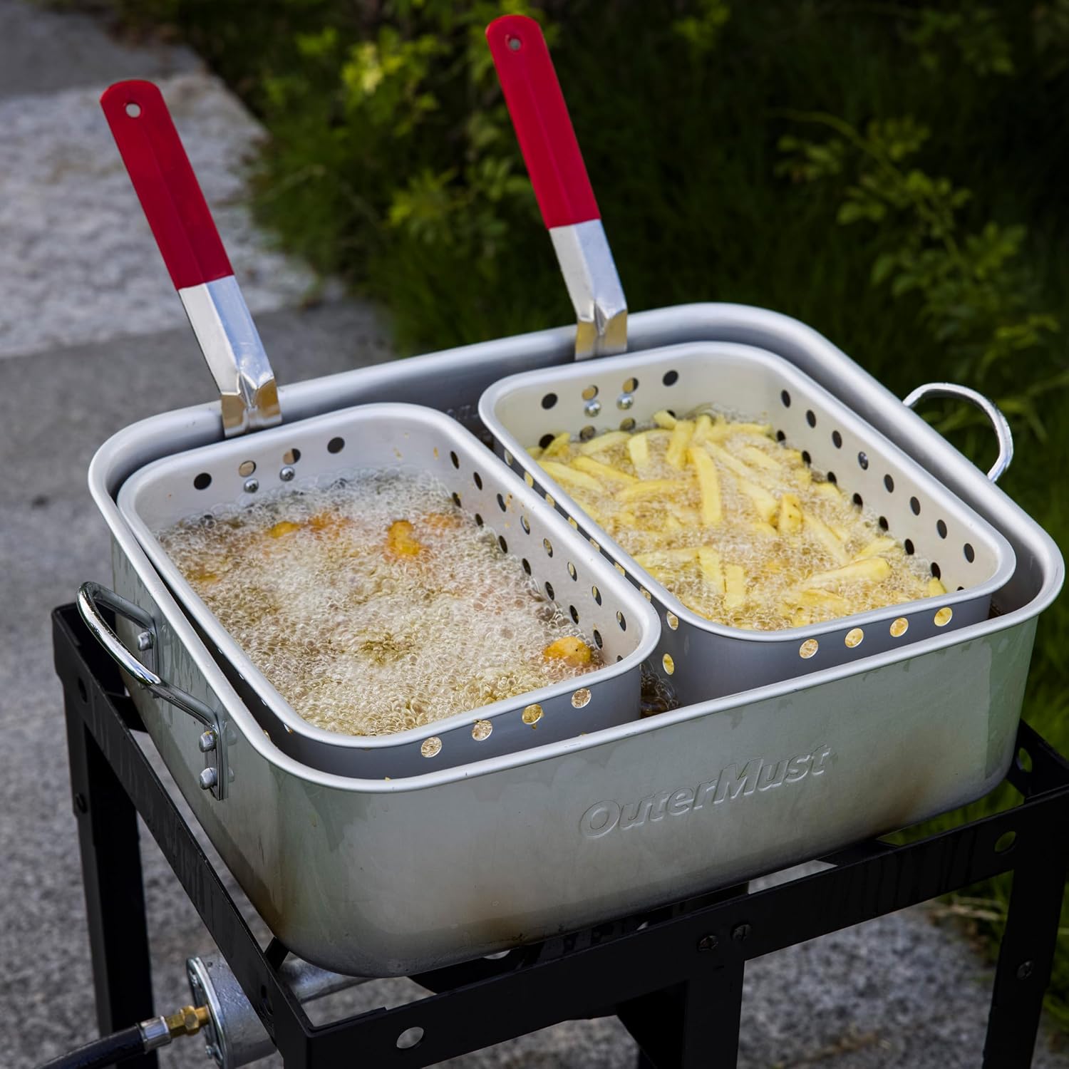 OuterMust 58,000 BTU Outdoor Fish Fryer with Baskets and Lid, 18 Qt. Propane Deep Fryer and 2 Inner Baskets, Ideal for Frying Fish, Chicken Wings, French Fries