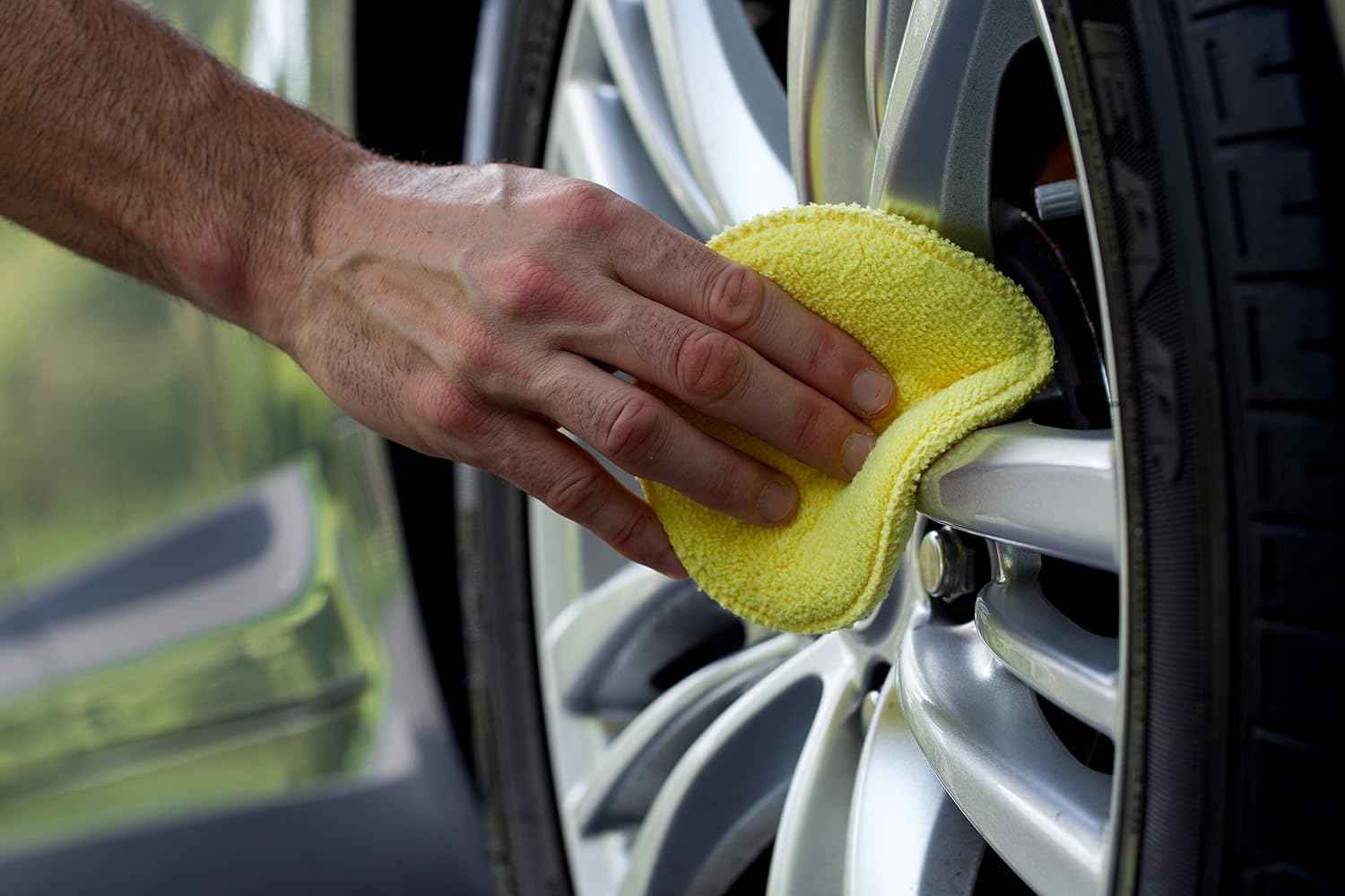 Mothers Microfiber Polishing Pad and Cleaning Pads for Car Detailing, 5 Inch Diameter, Yellow, 6 Pack