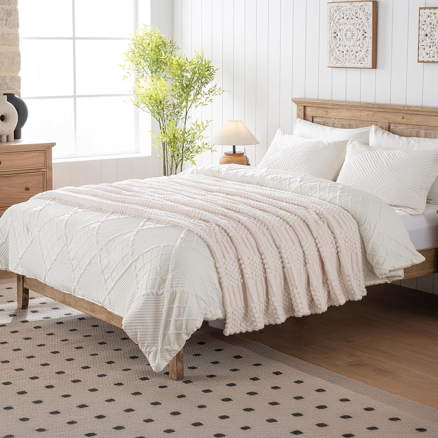 Beige Throw Blanket - Soft & Fluffy Fleece, Cute & Aesthetic, Perfect for Sofa, Couch, Chair, Bed, Living Room & Bedroom, All-Season Use, Plush & Cozy Decorative Blanket 50x60