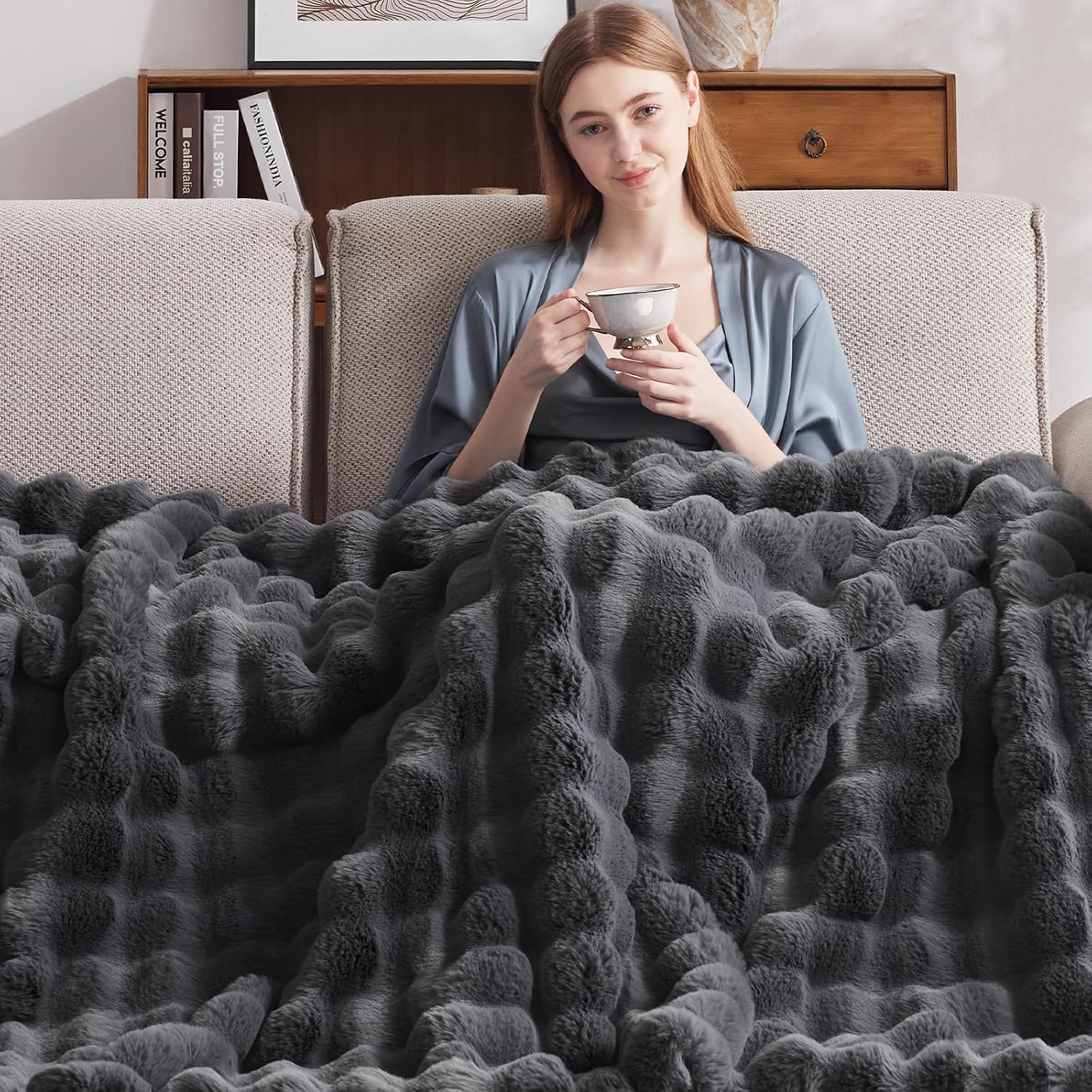 Anysay Heated Blanket Throw with 1/2/3/4 Hours Auto-Off 6 Heat Levels, 50" * 60" Cozy Faux Rabbit Fur Bubble Electric Blanket with Overheat Protection(Dark Grey)