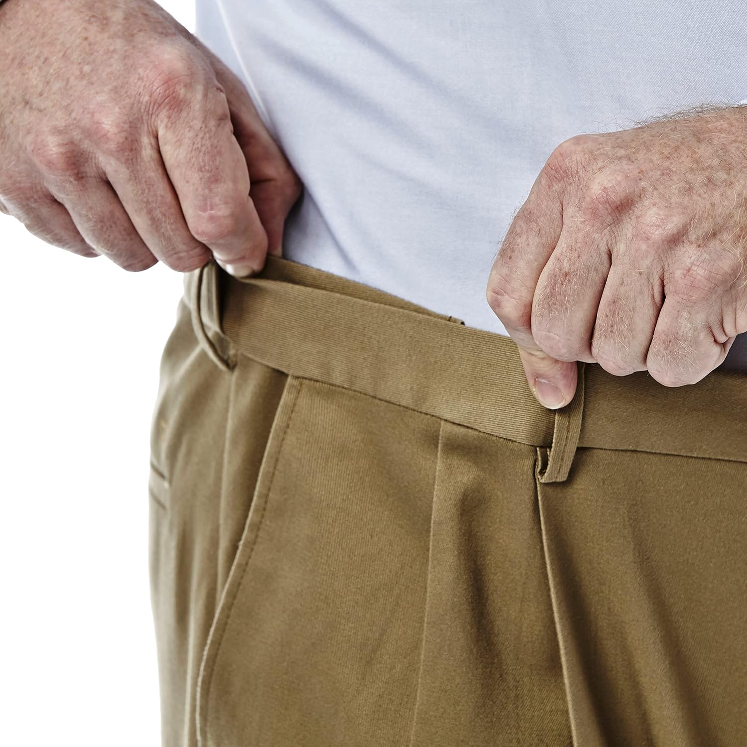 Haggar Men's Classic Fit Premium No Iron Khaki Pleated Pant