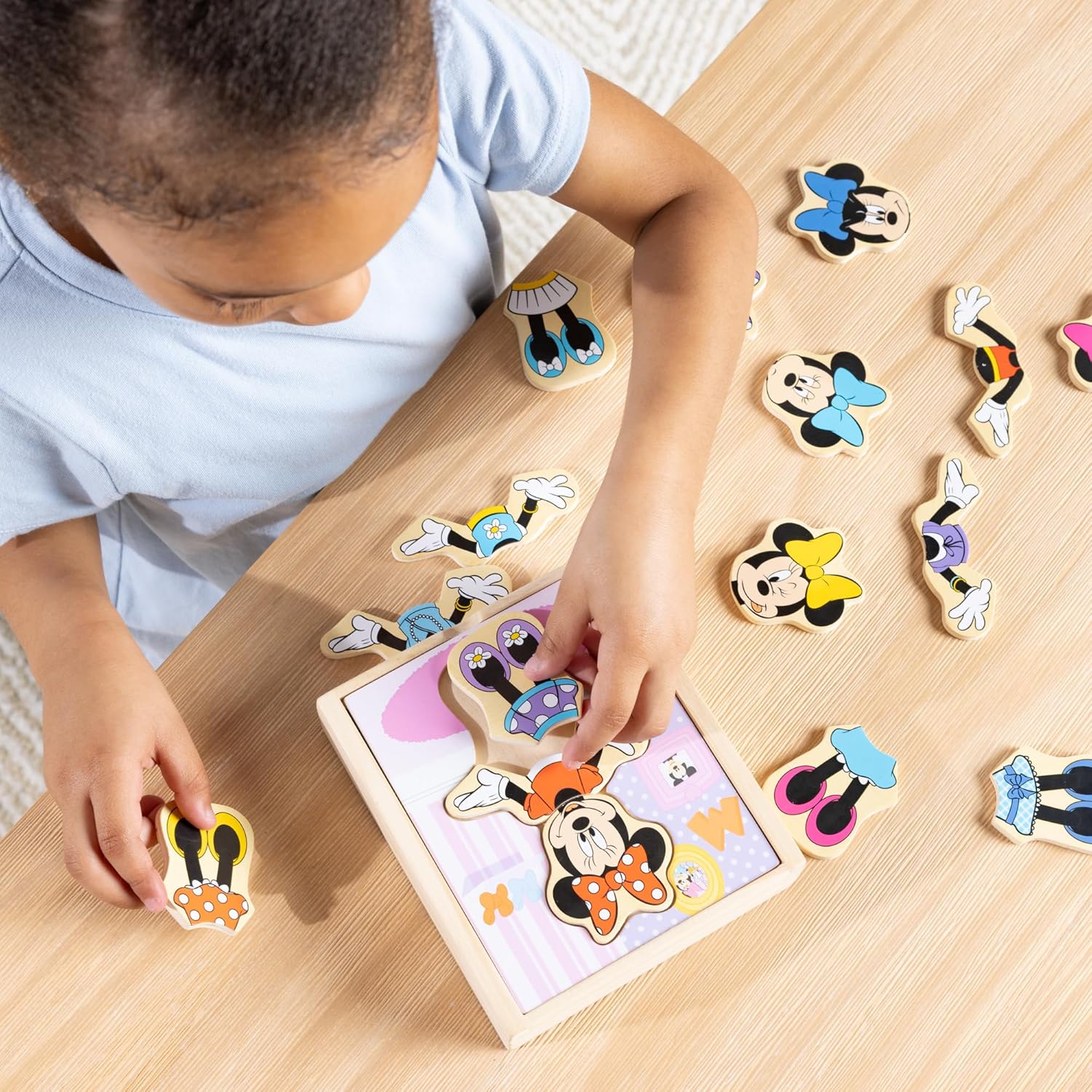 Melissa & Doug Disney Minnie Mouse Dress-Up Puzzle, 18 Pieces Mix and Match Outfits, Sorting & Matching Toy with Storage Case, Educational Puzzle for Toddlers Ages 3+