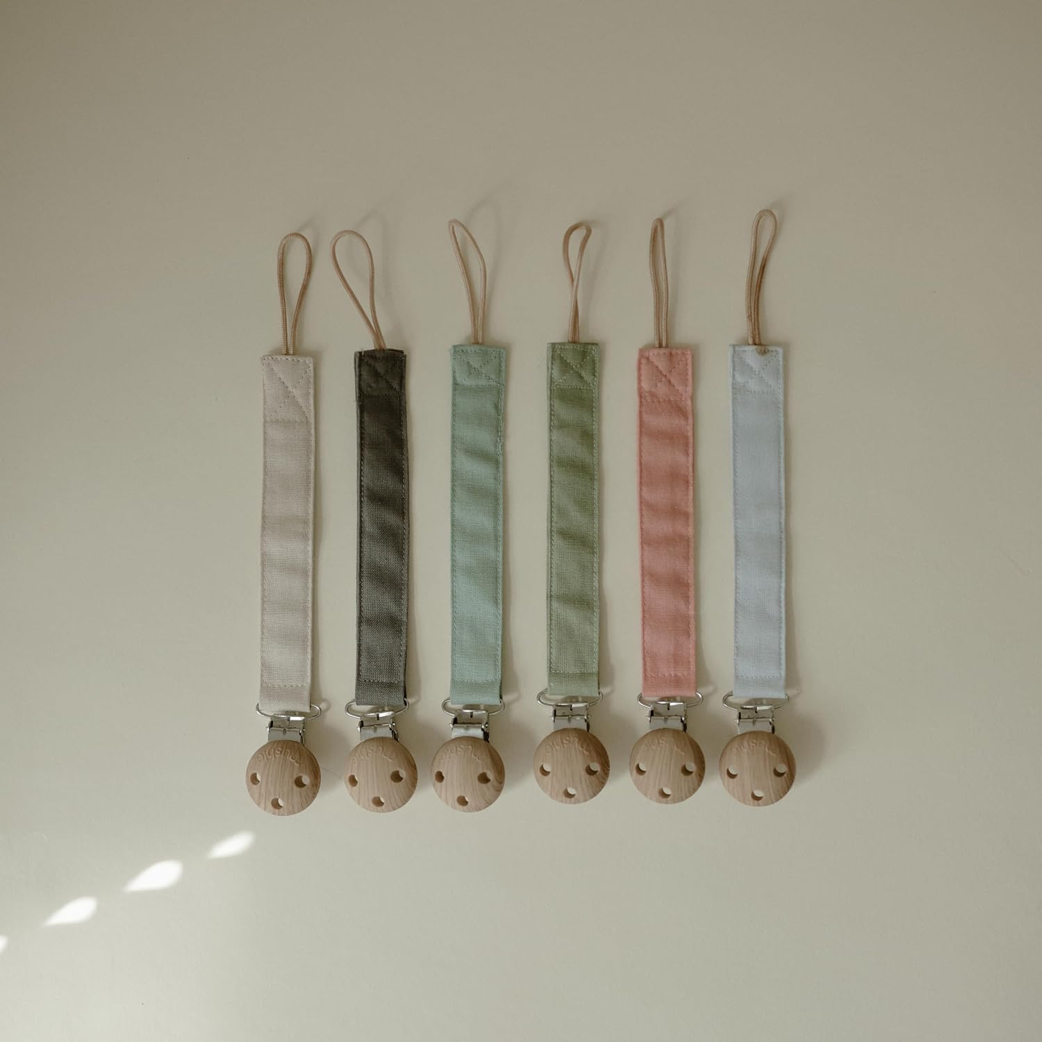 mushie Linen Baby Pacifier Clip Holder (Powder Blue/Shifting Sand)