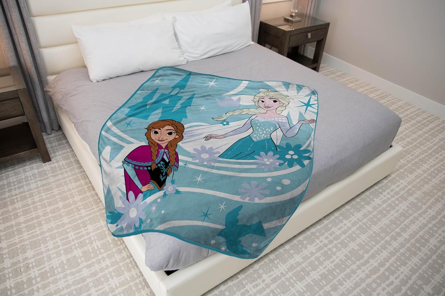Jay Franco Disney Frozen Elsa & Anna Super Soft Fleece Blanket for Kids