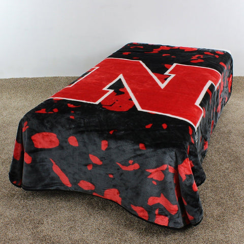 College Covers Everything Comfy Nebraska Cornhuskers Soft and Warm Huge Raschel Throw Blanket, 86" x 63"