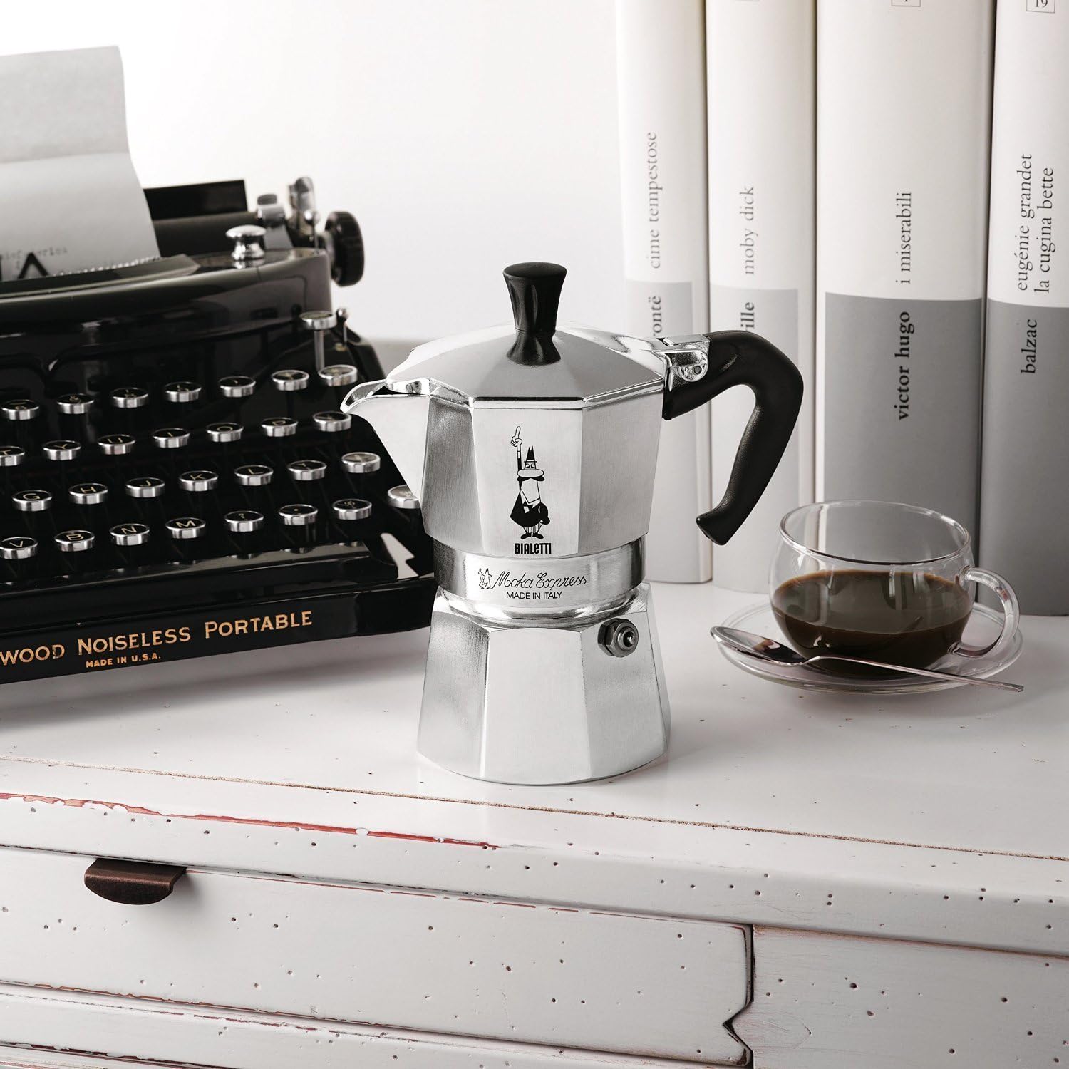 Bialetti - Moka Express: Iconic Stovetop Espresso Maker, Makes Real Italian Coffee, Moka Pot 3 Cups (4.3 Oz - 130 Ml), Aluminium, Silver
