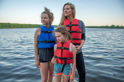 Onyx General Purpose Life Vest, Adult Universal (4-Pack),Red - Blue,30-52-Inch Chest, persons over 90-Pounds., universal
